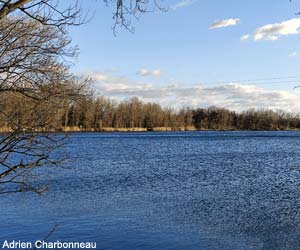 Vue d'un des deux lacs (le lac sud) de l'Ove blanc (Drôme)